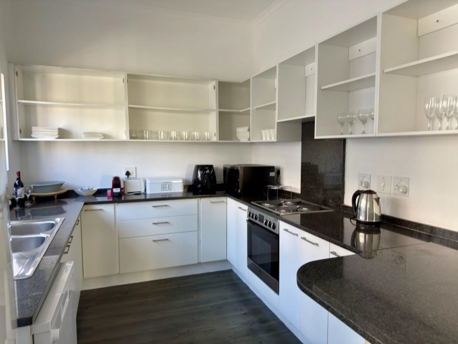 To Let 3 Bedroom Property for Rent in Bantry Bay Western Cape